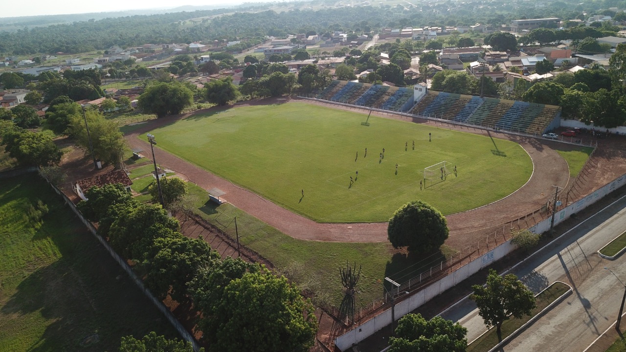 Câmara propõe construção de pista de atletismo e caminhada no Estádio Delfinão